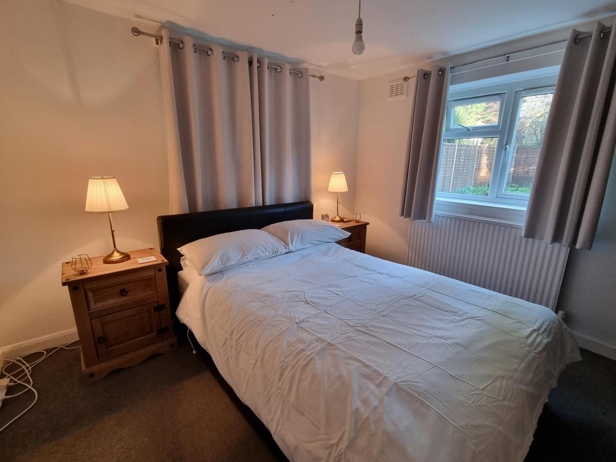 Beautiful Double Room In Acton, West Лондон Экстерьер фото